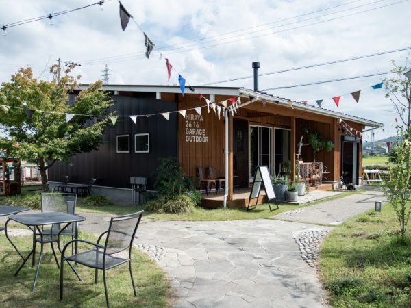 建材や工法を規格化しコストを抑えた規格住宅を販売する「BinO」。なかでも一番シンプルなのが平屋モデルの「COVACO」だ。ウッドデッキやアウトドアストッカー、パントリーが付いたシンプルなデザイン。外装は希望に合わせて変えることができる。セカンドハウスとして購入する人も多いそうだ