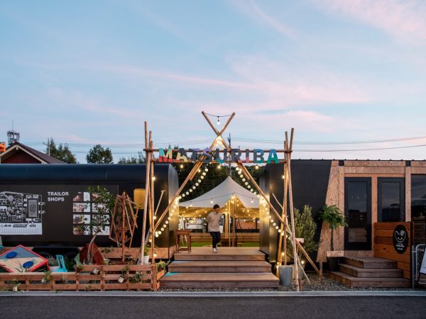 センターハウスのウォールアート。エイトデザイングループとして2022年11月安城市にアートギャラリー「EIGHT ART HOUSE」がオープン。同ギャラリーの関連アーティストが敷地内のアートを手掛ける
