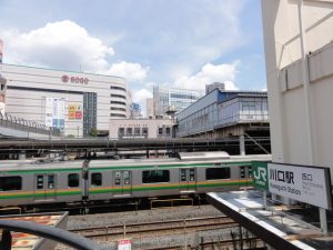 都心に通勤する夫婦・カップルをターゲットに、「都心に近く・住みやすく・かつ家賃も抑えられる街」の可視化を試みたランキングだ。1位は「亀有」駅、2位は「川口」駅、3位には駅前で大規模な再開発が進行中の「小岩」駅がランクインする結果となった。