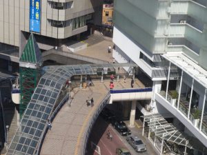 テレワーク中心の一人暮らし層に向けたランキングでは、1位「柏」駅、2位「京成千葉」駅、3位「千葉」駅、千葉県勢がトップ3となった。毎日都心へ通勤するには遠いと感じるかもしれないが、テレワーク中心の暮らしであれば住みやすさと家賃とのバランスがいい街といえそうだ。