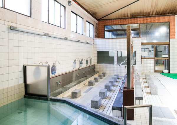 家にお風呂がそなえられるようになり、今では少なくなってしまった銭湯