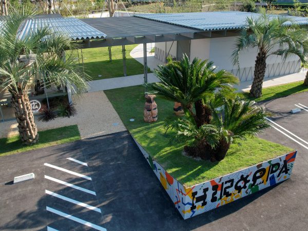 波佐見焼メーカー・マルヒロがつくる私設の公園「HIROPPA」。焼き物の