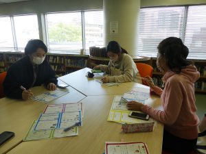 万が一の災害時に、どのような行動を取ればよいのか知らずにいる外国人や、受けられるはずの適正な支援を受けられない外国人を減らせるように…と、理解しやすい日本語での紹介を模索した