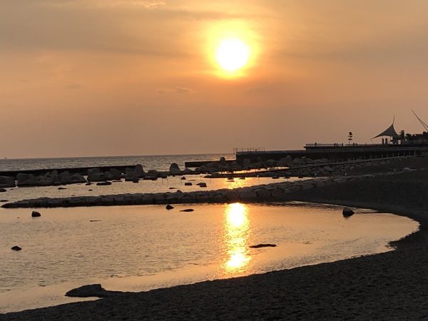 大蔵海岸からの夕焼け(撮影：泉房穂)