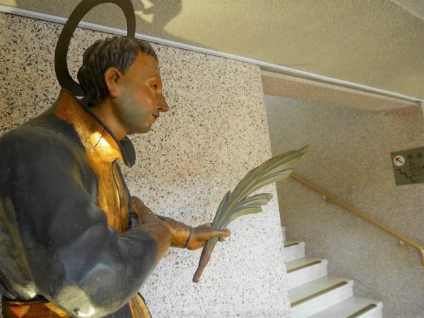 2023年に修復を予定している東側の壁画「望徳の壁」