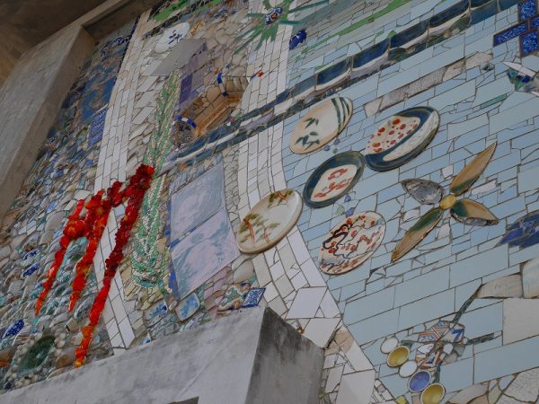 2023年に修復を予定している東側の壁画「望徳の壁」