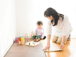 防音というと、大がかりなリフォームが必要で、高額な費用がかかりそうなイメージがあるが、自分ですぐにできる防音対策商品もある。