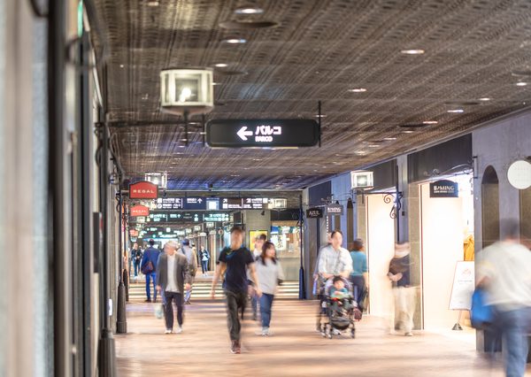 七隈線は、六本松から天神南までかつての路面電車のルートに沿っている（画像：PIXTA）