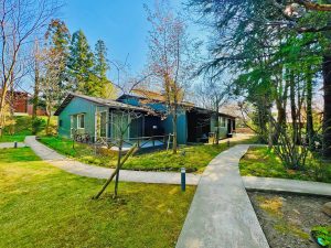 ▲シェア金沢内にあるサービス付き高齢者向け住宅は32戸。単身高齢者や同居人配偶者、要介護・要支援認定を受けている高齢者の60歳未満の親族が入居対象となる。働きたいという希望があれば、天然温泉やレストランのスタッフとして施設内で仕事を持つことも可能だ