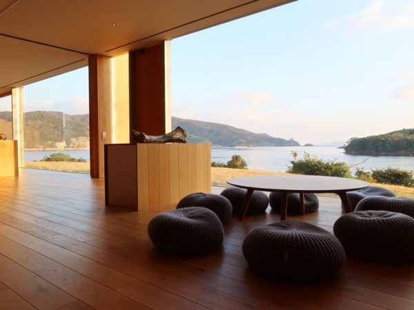 ジオパークの拠点として機能しており、多くの人を集め始めているEntô。人工物が見えないこだわりの眺望が圧倒的