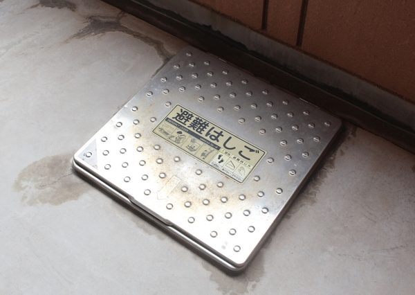 消防設備点検の予定は、掲示板などで告知される