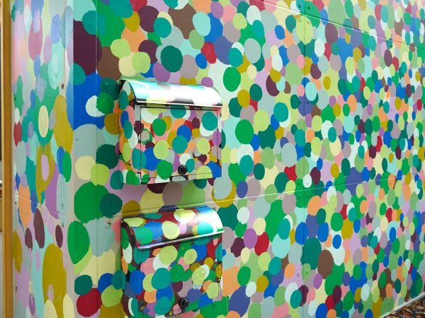 コミュニティスペース「LABO」。オープンは10時〜16時。パークコミュニケーターが常駐している