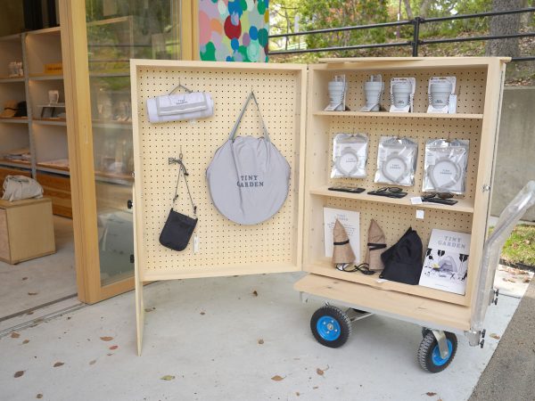 「LABO」では、株式会社アーバンリサーチがプロデュースする公園グッズを販売
