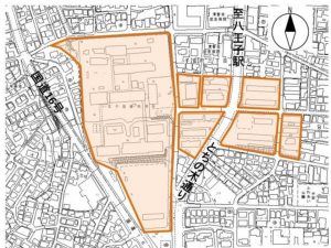 「ミライテラスプロジェクト」の予定地。旧刑務所用地と旧宿舎用地からなり、JR八王子駅から南方向へ約800mと好立地（出所：八王子市資料）