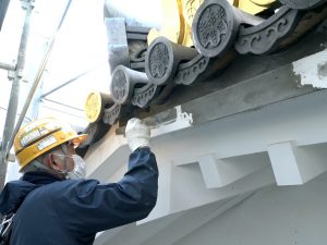 天守のリニューアル工事の様子（提供：岡山市役所）