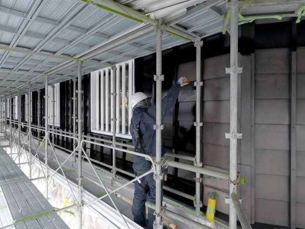 天守のリニューアル工事の様子（提供：岡山市役所）