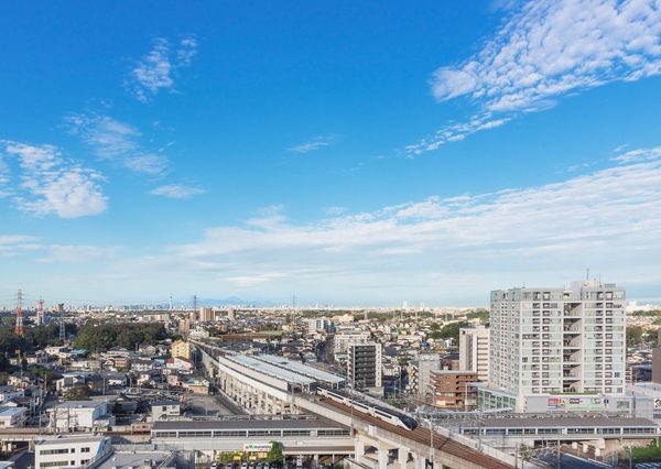 福岡市の街並み。若年勤労層の男性が数多く転出