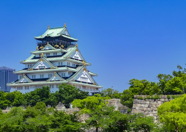 再建された大坂城