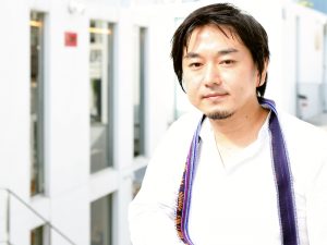 設計を手がけた建築家の平田晃久氏。最近では表参道の神宮前交差点に面した神宮前六丁目再開発の建物でも話題になっている（画像提供/まえばしガレリア）