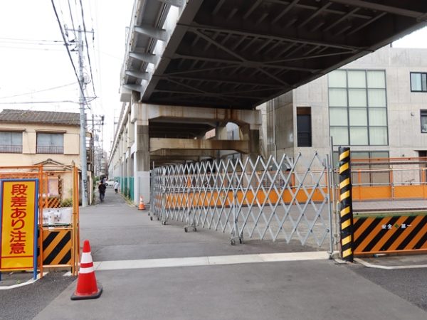 道路としてはかなり見えてきてはいるが、開通までにはまだ時間がかかる補助26号エリア。この状態では使いにくいのは確かだ