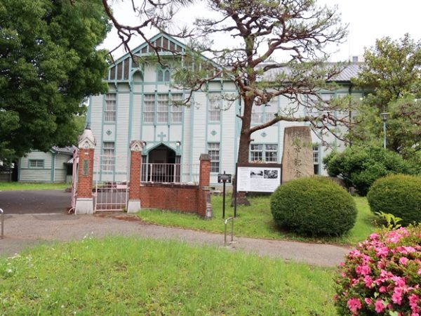 一の湯と同時期にオープンしたゲストハウス。近くには古民家を改修したショップもあり、通り沿いだけでは分からない変化が起きている