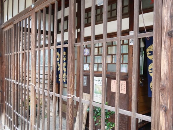 地元の美味しい牛乳も売られている。１ヶ月で200本以上を販売するそうで、地元にもうれしい効果だ