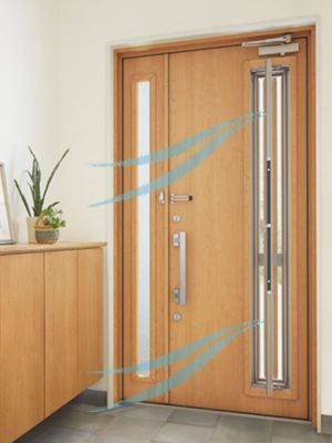 FIX窓の両側にたてすべり出し窓の吊り元を方立側にすることで、 積極的に風を取り込むことができる。[「APW 430」ウインドキャッチ連窓] YKK AP