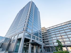 新湾岸道路の早期実現を目指し、千葉県と沿線の千葉市、市川市、船橋市、習志野市、市原市、浦安市は「新湾岸道路整備促進期成同盟会」を設立