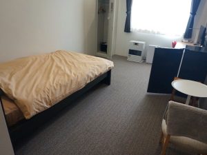 宿泊施設として、ベッドや椅子等を設置している