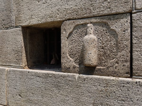 鏝絵だけでなく、建物のあちこちにこうした細かい遊びがあり、施主が楽しんでこの邸宅群を建てたことがわかる