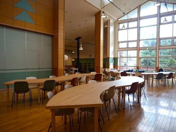 宿泊施設として、ベッドや椅子等を設置している