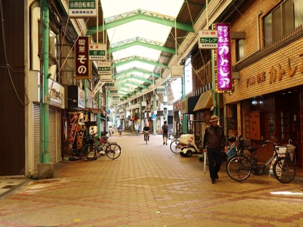 取材時は新築早々だった山王こどもセンター。手前に見えているのが商店街からの入り口