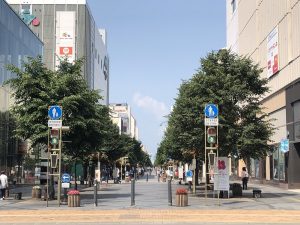 「プレミスト旭川ザ・タワー」が建設されている場所付近から望む平和通買物公園