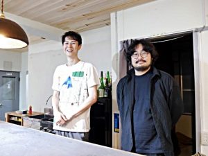 「さかさま不動産」を立ち上げた水谷さん（右）と藤田さん（左）：筆者撮影
