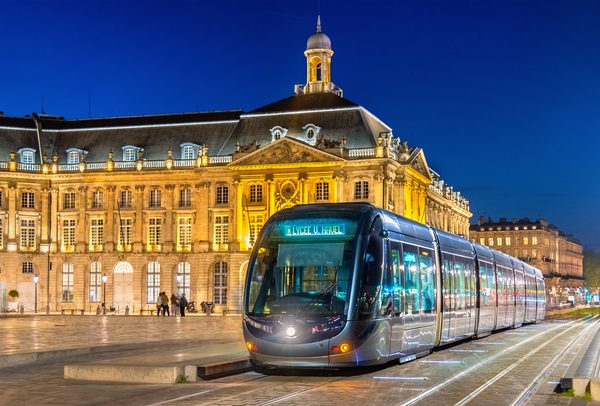 バイエルン（ドイツ）のトラム。編成を長くすることで、輸送力を増やせる