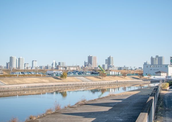 北赤羽駅至近の浮間橋からの風景