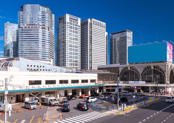2位は「横浜駅」（同8.6万円）は神奈川県で最大のターミナル駅