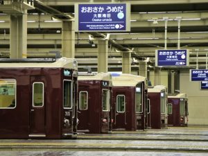 頭端式ホーム10面9線を有する阪急電鉄のターミナル駅「大阪梅田」駅