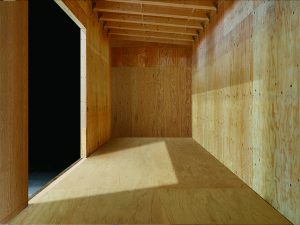 ミサワホーム独⾃の⽊質パネル接着⼯法を採用し住宅同等の居住性能をもつ