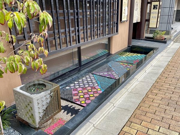 月に200キロ出ていた廃プラは現在ゼロに。「PLASESS LAB」で開発された製品にすべてアップサイクルされている