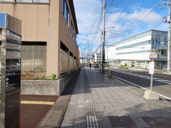 改修前の状態。砂壁の和室ばかりという古い物件だった