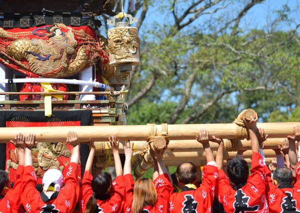 各地の神社では秋祭りが行われる
