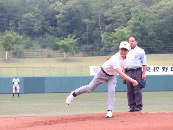 101回全国高等学校野球選手権広島大会始球式にて