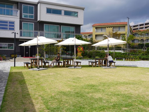 カフェレストラン「薪窯pizza・cafe NORTH GARDEN 箕面店」