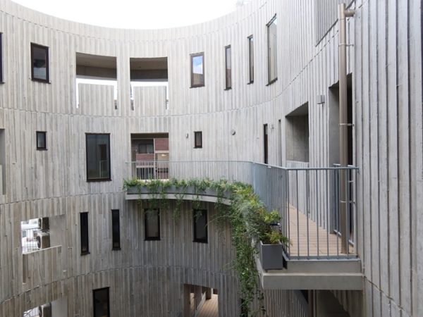 最上階。周囲の建物の高さに驚く