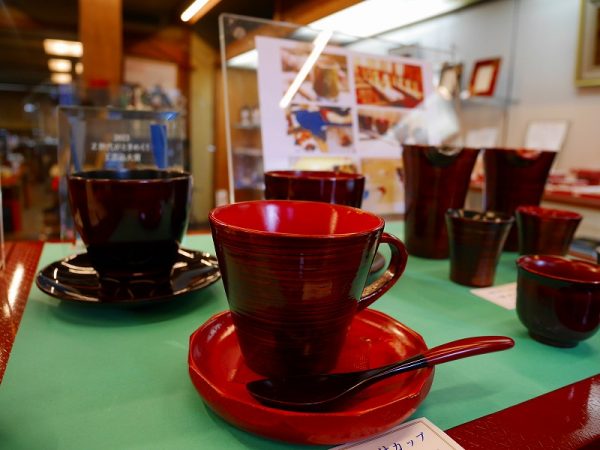 島根の伝統工芸である八雲塗の漆器が購入できる山本漆器店