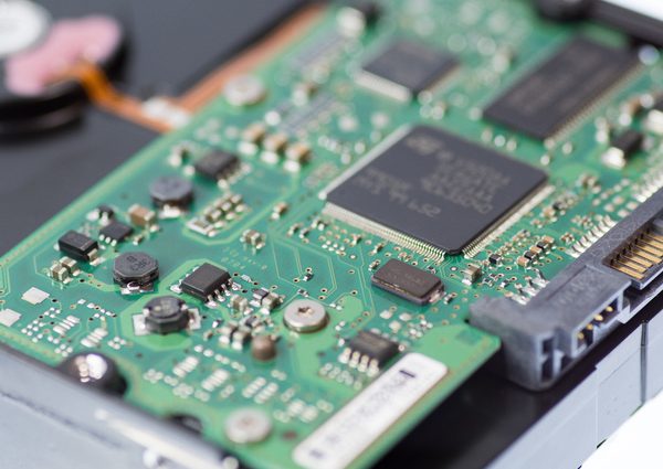 半導体はさまざまな電子機器に使用される（画像はイメージ）