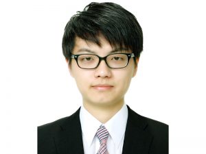 <b>康 政</b>：
2018（平成30）年4月一般財団法人日本不動産研究所に入所。中華圏（中国本土・香港・台湾）における日系デベロッパー、金融機関等を中心とした不動産評価、資産評価、不動産市場調査を担当するアナリスト。中華圏投資家による対日不動産投資の調査等アドバイザリー業務等を多数実施。早稲田大学大学院卒、湖北省潜江市出身。