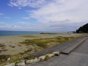 賓日館の目の前に広がる二見浦の景色。右の方角に夫婦岩や二見興玉神社がある