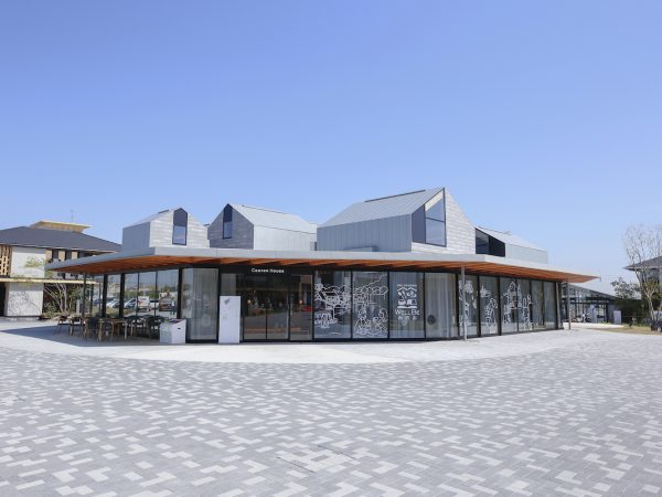 カフェレストラン「薪窯pizza・cafe NORTH GARDEN 箕面店」